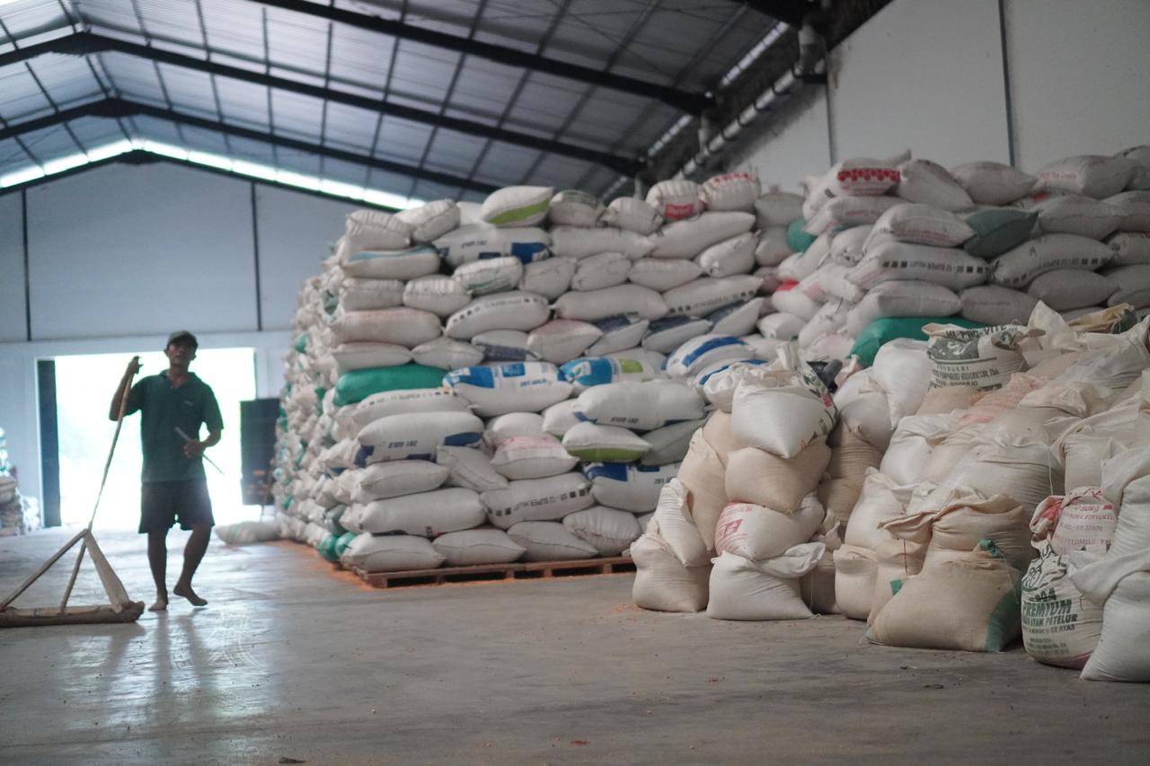 Feed Warehouse Operations